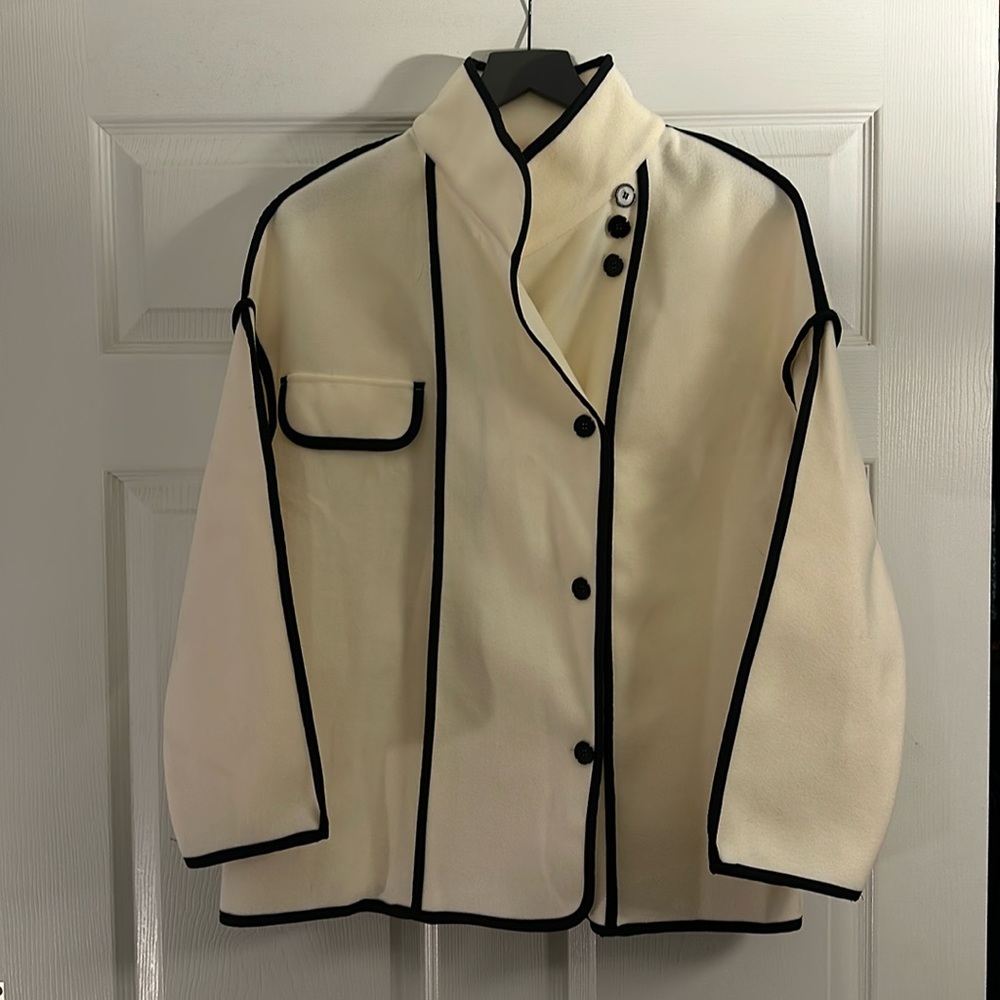 STYLEWE oversized jacket Ivory with black accents